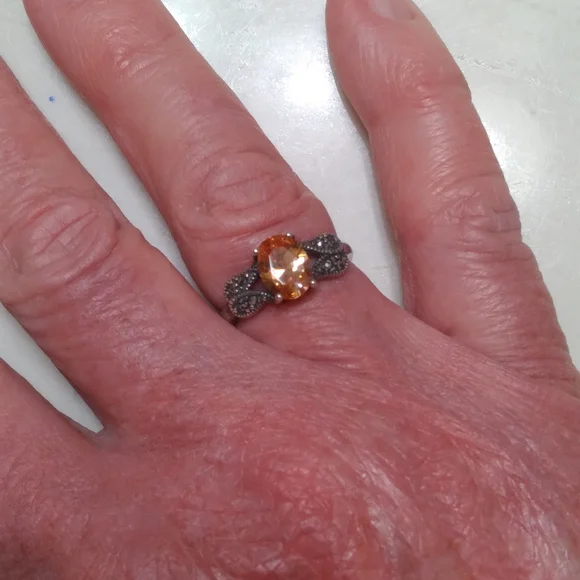 $10ππNEWπ₯ 925 S/S Size 6 Oval Imperial Topaz CZ/ Marcasite Baguette ringπ - Picture 6 of 11